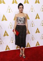 Sandra Bullock Tampil Berbunga