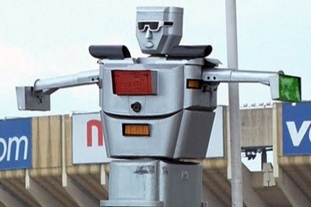 Keren! Kongo Punya Robocop Untuk Atur Lalu Lintas