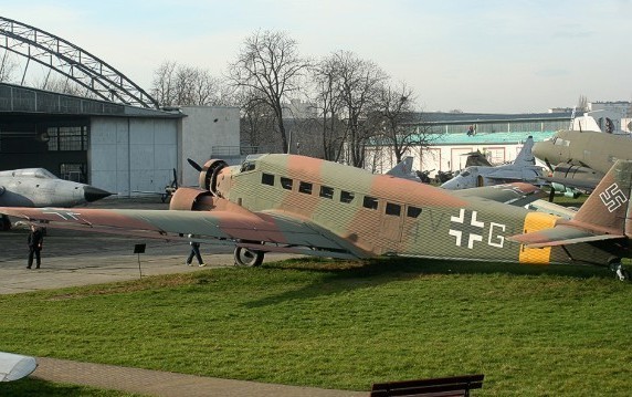 10 Museum Pesawat Paling Keren di Dunia (2)