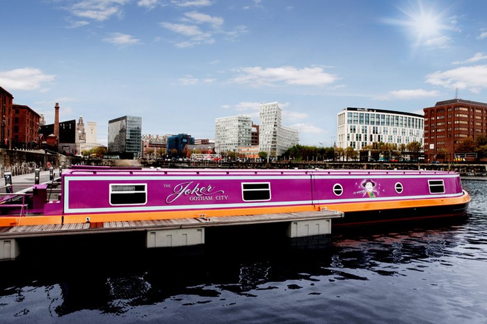 Kapal Selam? Bukan, Ini Hotel di Liverpool