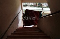 Warga mulai pindah ke Rumah Susun Sewa Komarudin.