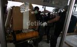 Puslabfor Olah TKP di Klinik Sapta Mitra