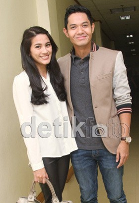 22 Maret Dude Harlino dan Alyssa Menikah?