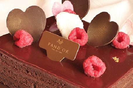 Yuk, Pesan Cake Cokelat Tanda Cinta untuk Si Dia!