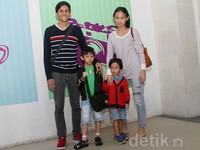 Quality time with family ala Joanna Alexandra. Gus Mun/detikHOT.