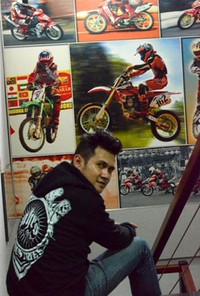 AHRS Clothing dengan gen terkenalnya yaitu Black Style, kini tampil lebih beragam dan memenuhi kebutuhan bergaya bagi biker lelaki, perempuan dan anak –anak. (dok: AHRS).