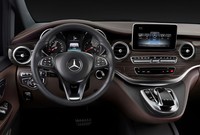 Mercy V-Class 2015 tersedia fitur Attention Assist yang mampu memperingati pengemudi lelah dan tidak fokus. (dok. Mercy)