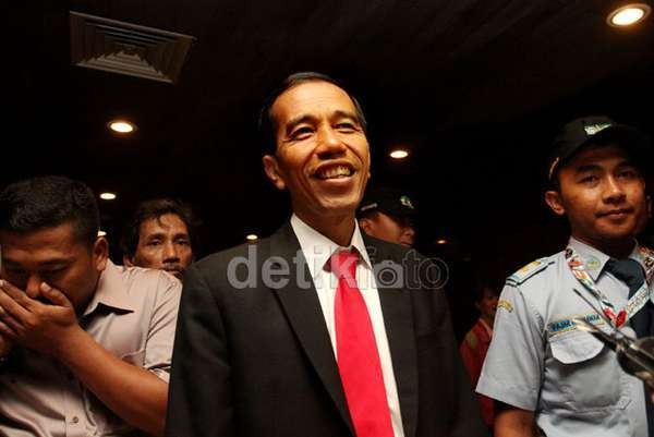 Sentil Importir Bus TransJ Karatan, Jokowi: Kalau Gak Sanggup, Bilang!