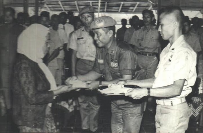 Momen Kenangan Saat KKO AL Kunjungi Keluarga Usman Usai Pemakaman