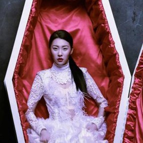 Seram! Sunmi Jadi Vampir di Teaser Video Full Moon