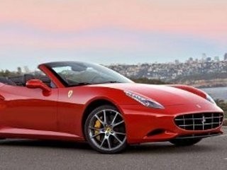 Ferrari Siap Pamerkan Mobil Super Baru