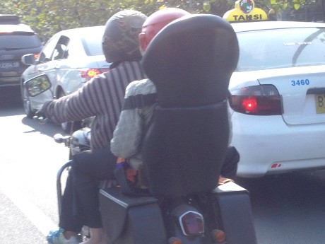 Sandaran Spesial untuk Boncenger