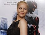 Abbie Cornish di Premiere Robocop