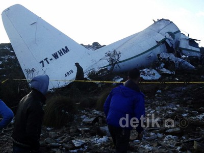 Pesawat Militer Aljazair Jatuh, 77 Orang Tewas