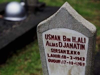 Melihat Makam Usman & Harun