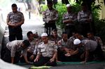 Polisi Salat Berjamaah di Jalanan
