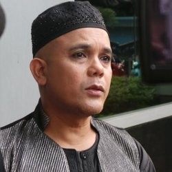 Awal Tahun yang Menyedihkan Bagi Ozy Saputra