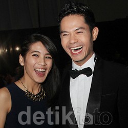 Raisa Dicibir di Instagram, Dude Harlino Nikahi Alyssa 22 Maret?