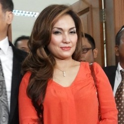 Nia Daniati dan Farhat Abbas Sepakat untuk Bercerai