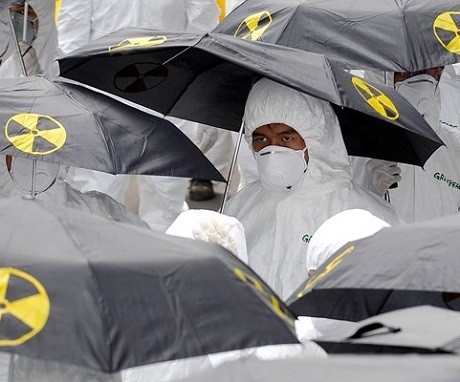 Menunggu Nuklir Jadi Juru Selamat