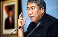  Perdagangan bilateral antara Indonesia dan AS kita mencatat total perdagangan yang cukup meningkat. Total perdagangan tahun 2013 mencapai US$ 28 miliar atau meningkat 7,6% dibandingkan tahun 2012. Ekspor Indonesia ke AS mencapai US$ 19 miliar dan meningkat 4,9% dibandingkan tahun 2012. Sedangkan impornya sekitar US$ 9 miliar itu berarti terjadi surplus US$ 10 miliar, ungkap Wakil Menteri Perdagangan Bayu Krisnamurthi di Kantor Kementerian Perdagangan