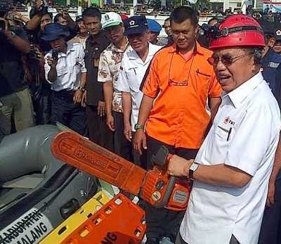 JK Tinjau Lokasi Pengungsian Gunung Kelud