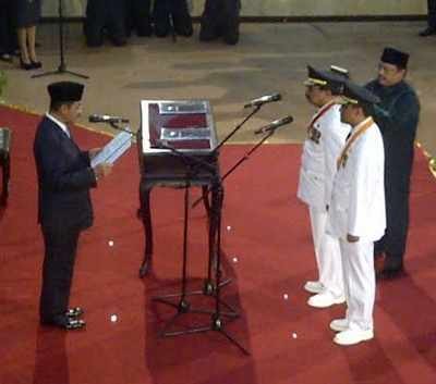 Soekarwo-Gus Ipul Resmi Pimpin Jawa Timur Periode 2014-2019