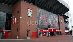 Berdiri tahun 1884, Anfield pada awalnya merupakan stadion untuk Everton. The Toffees sempat berkandang di sana dalam kurun 1884-1892 untuk kemudian pindah ke Godison Park.