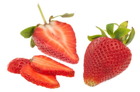 Agar Kandungan Nutrisi Tetap Prima, Masaklah Tomat dan Makanlah Strawberry Utuh