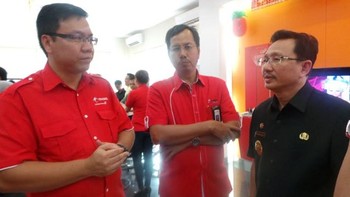     Acara peresmian ini dihadiri oleh Christiandy Sanjaya Wakil Gubernur Pontianak, didampingi oleh Masud Khamid Direktur Sales Telkomsel dan Bona LP  Parapat EVP Sales area pamasuka Telkomsel.