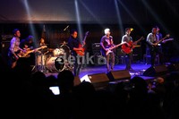 Diat 'Yovie & Nuno', Arif 'Kerispatih', Rama 'd'Masiv', Irfan dan Konde 'Samsons', Marshal 'ADA Band', dan Arden 'Tiket' membuka konser lewat lagu 'Pelangi'.