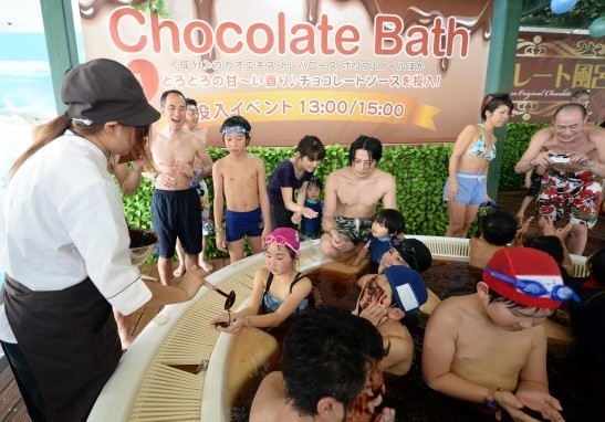 Valentine di Jepang, Mandi Cokelat!
