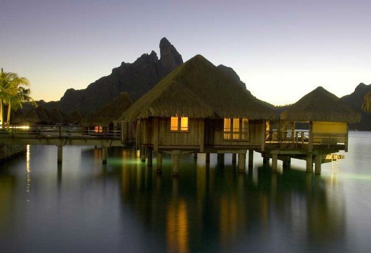 Valentine di Luar Negeri? Datang ke 7 Pulau Romantis Ini