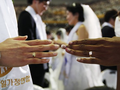 Ribuan Warga Korsel Ikut Nikah Massal