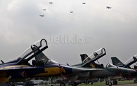 Pesawat tersebut beratraksi dan mengelilingi Lanud Halim sebanyak 4 kali.
