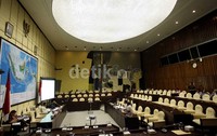 Dewan Perwakilan Rakyat (DPR) menegaskan Rancangan Undang-Undang (RUU) Pertanahan yang sedang digodok bukan pengganti UU Pokok Agraria (UUPA) 1960.