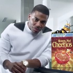 5 Iklan dengan Model Rapper yang Dinilai Aneh 5 Iklan dengan Model Rapper yang Dinilai Aneh