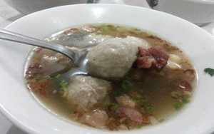 Nikki Bakso Daging Sapi: Kepincut Nikmat Bakso Kenyal Berkuah Kaldu Hangat Racikan Pak Min