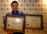 Penghargaan tersebut diberikan kepada beberapa merek atau perusahaan Indonesia yang dinilai memiliki kualitas layanan melebihi rata-rata standar performa global atau dunia.