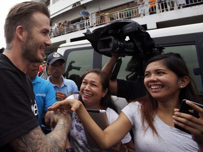 Beckham Kunjungi Korban Topan Haiyan