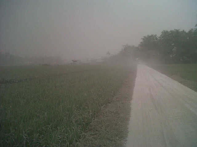 Abu Kelud Datang, Mentari Pagi Tak Sapa Yogya