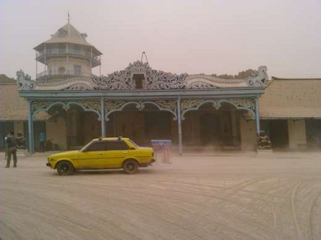 Kisah Anggota DPR yang Rumahnya Kena Hujan Abu Gunung Kelud