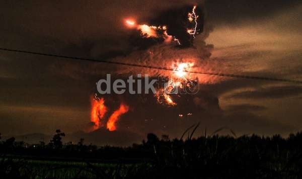 Ini Perbedaan Karakteristik Gunung Sinabung, Merapi, dan Kelud