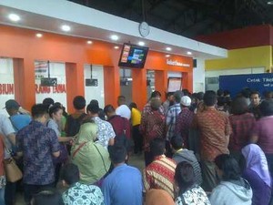 Bandara Ahmad Yani Ditutup, Penumpang Menumpuk di Stasiun Tawang Semarang