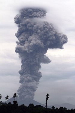 Dahsyat & Megahnya Letusan Gunung Berapi