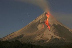 Dahsyat & Megahnya Letusan Gunung Berapi