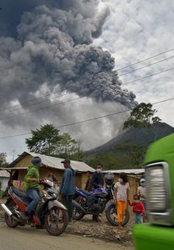 Dahsyat & Megahnya Letusan Gunung Berapi