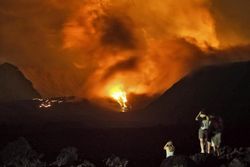 Dahsyat & Megahnya Letusan Gunung Berapi