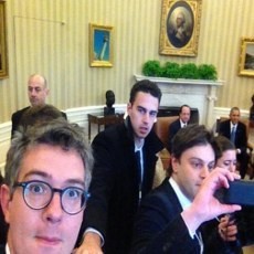 Foto Selfie di Ruang Oval, Wartawan Prancis Bikin Kesal Staf Gedung Putih