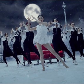 Rilis Teaser Kedua Full Moon, Sunmi Kembali Telanjang Kaki